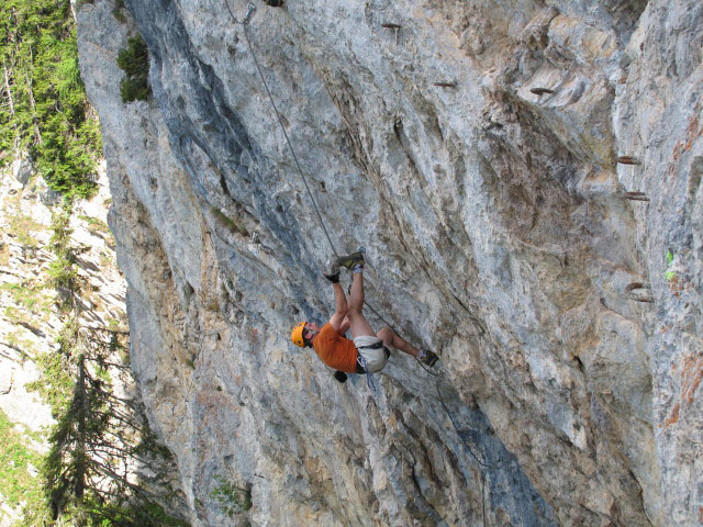 B&uuml;rgeralm-Klettersteig: Andreas in der Arenavariante