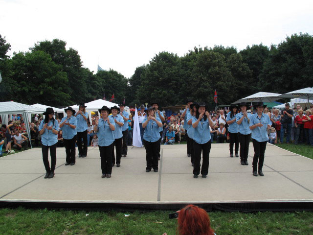 Gaunersdorf Kapella Line Dancer bei der Countryb&uuml;hne (27. Juni)