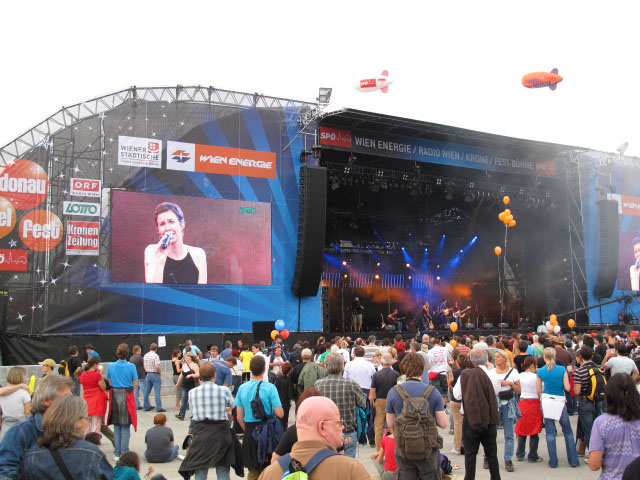 Papermoon auf der Festb&uuml;hne (27. Juni)