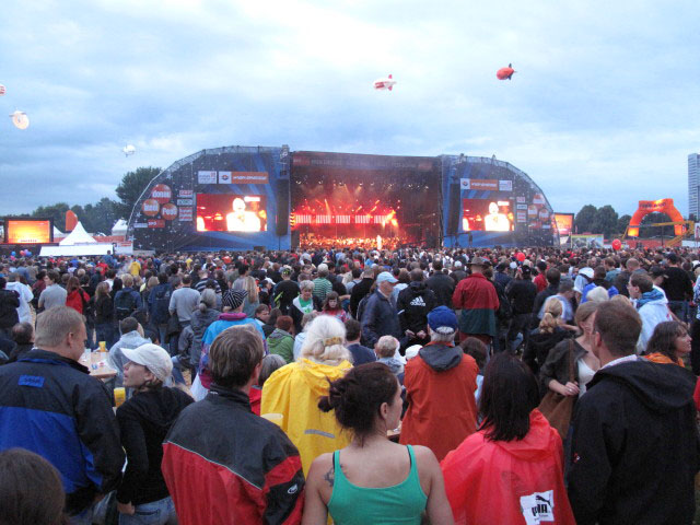 Wolfgang Ambros mit den Vereinigten B&uuml;hnen Wien auf der Festb&uuml;hne (28. Juni)