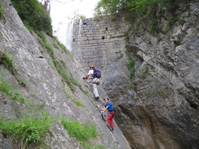 ÖTK-Klettersteig Pirkner Klamm: Erich und Martin bei der ersten Wehrstufe (11. Juli)