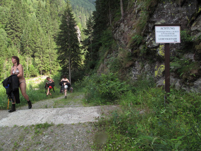 Claudia, Doris, Brigitte und Daniela in der Wöllaschlucht (15. Juli)