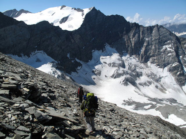 Norbert und Daniela auf Weg 702/715 zwischen Oberer &Ouml;denwinkelscharte und Gamskopf (1. Aug.)