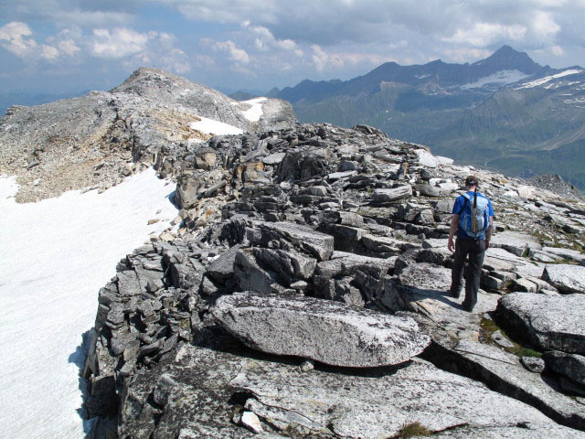 Norbert zwischen Hoher F&uuml;rlegg und F&uuml;rlegg-Nordgipfel (2. Aug.)