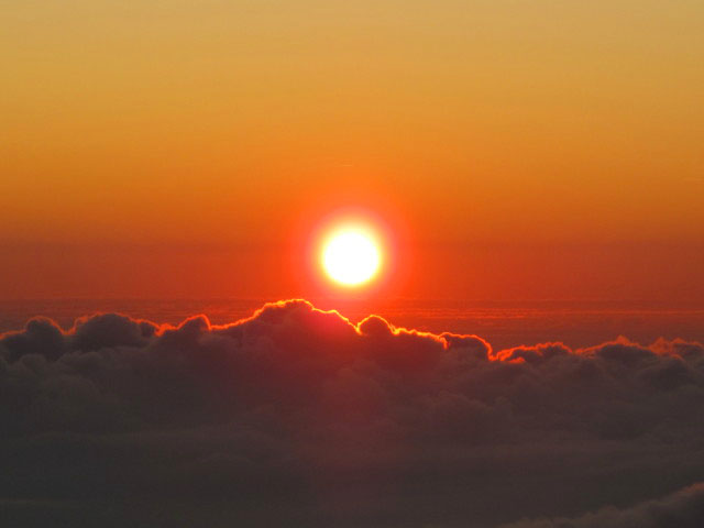 Sonnenaufgang von der Vis. Vrbanova pica aus (8. Aug.)