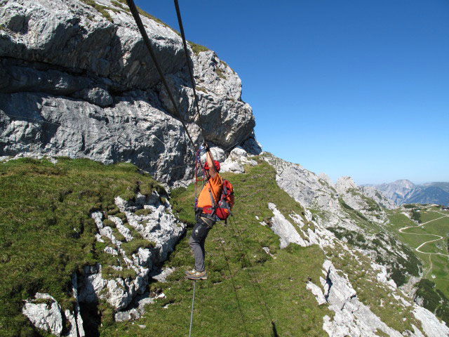 Mauerl&auml;ufer-Klettersteig: Erhard auf der Seilbr&uuml;cke