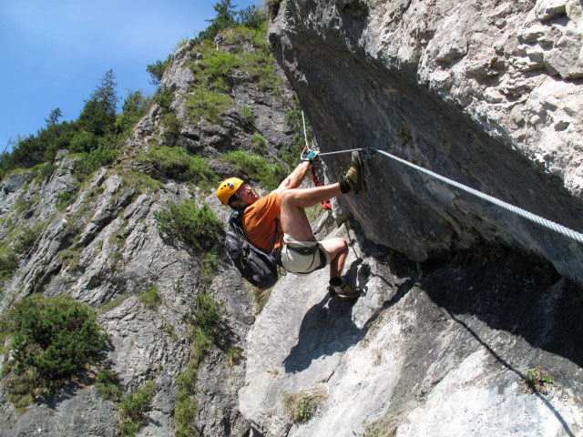 Gr&uuml;nstein-Klettersteig: Andreas in der schwierigen Variante