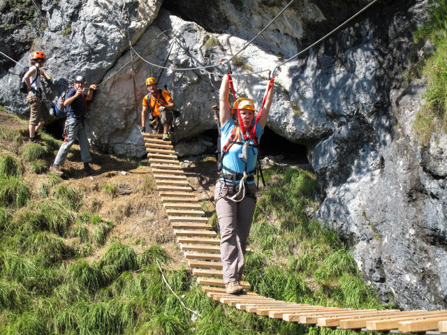 Gr&uuml;nstein-Klettersteig: Axel und ? auf der H&auml;ngebr&uuml;cke