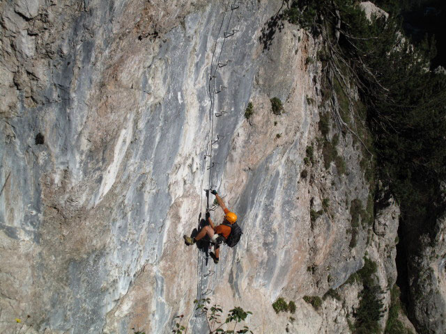 Gr&uuml;nstein-Klettersteig: Andreas in der schwierigen Variante