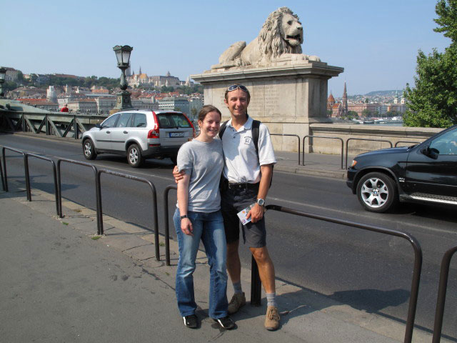Daniela und ich auf der Kettenbr&uuml;cke (13. Sept.)