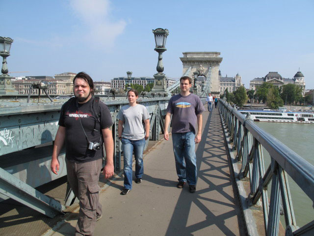 ?, Daniela und ? auf der Kettenbr&uuml;cke (13. Sept.)