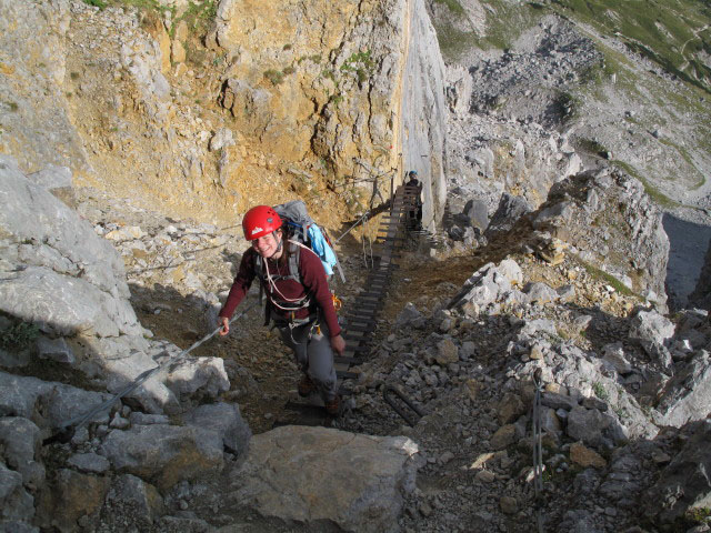 Gams&auml;nger-Klettersteig: Daniela und Max auf der J&auml;gerwandtreppe (26. Sept.)