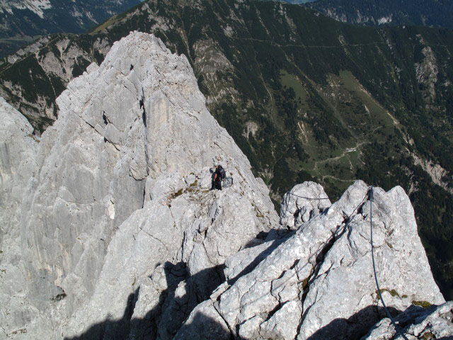 Hintere Goinger Halt Nordgrat: Reinhard am Stand nach der zweiten Seill&auml;nge (27. Sept.)
