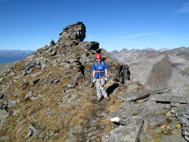 Daniela zwischen Klettersteig 'Bella Vista' und Hoher Leier (4. Okt.)