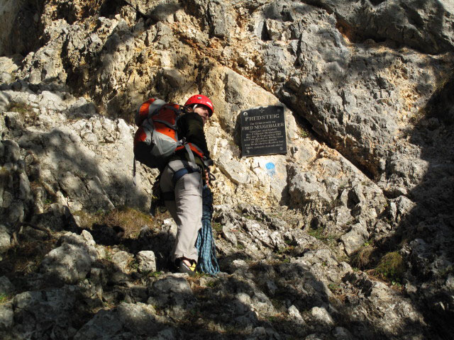 Fredsteig: Daniela beim Einstieg