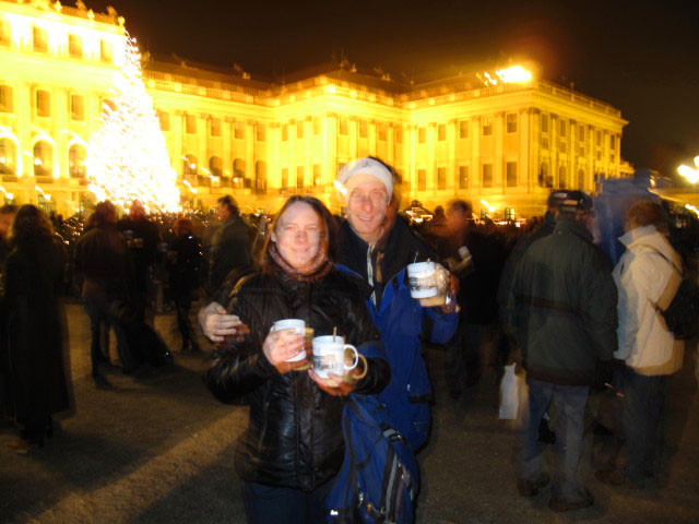 Daniela und ich am 16. Kultur- und Weihnachtsmarkt Schloss Sch&ouml;nbrunn