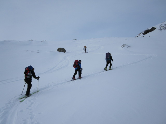 Daniela, Christoph und Gudrun zwischen Unterer Wildalmsee und Mittlerer Wildalmsee (24. Jän.)