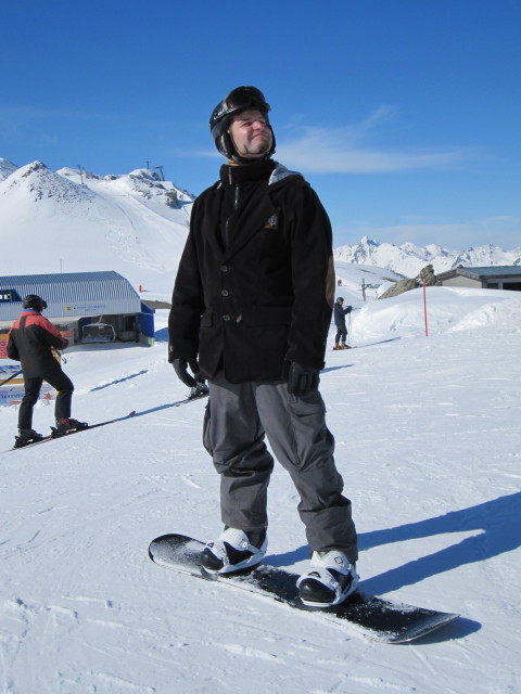 Markus bei der Bergstation der Idjochbahn, 2.763 m (16. Apr.)