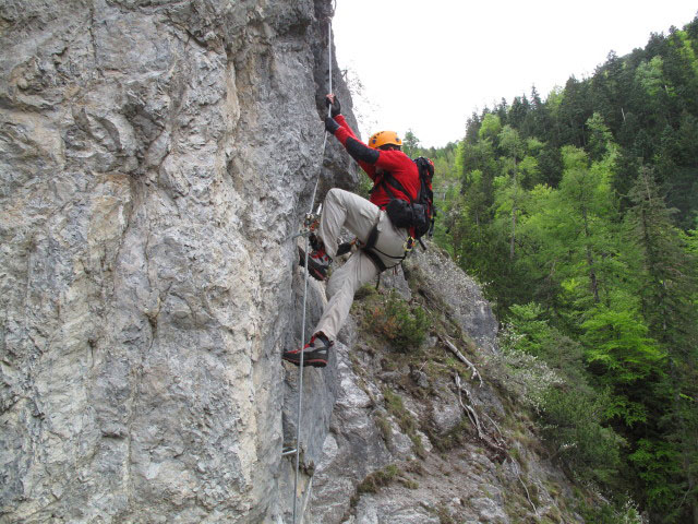 Adrenalin-Klettersteig: Axel in der Luna-Variante des ersten Pfeilers