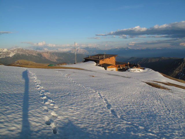 Mittagerhütte, 2.260 m (23. Mai)