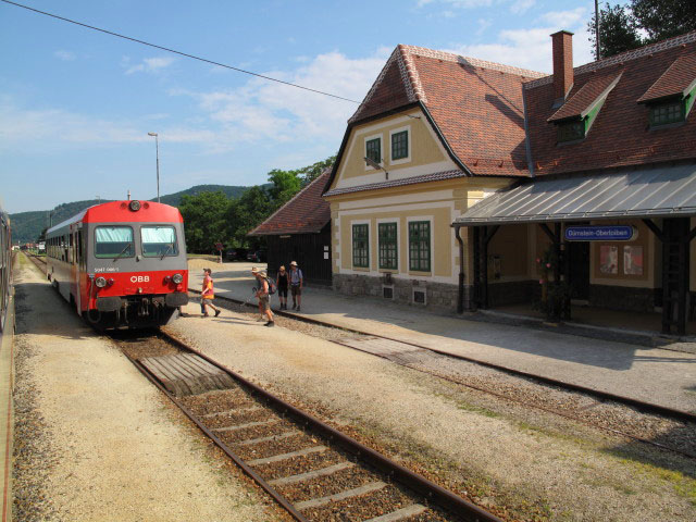 5047 006-1 als R 6130 im Bahnhof Dürnstein-Oberloiben