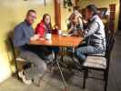 Norbert, Daniela, Harald, Valentin und Roland neben der Panamerica Sur zwischen El Alto und Val de Majes (8. Juli)