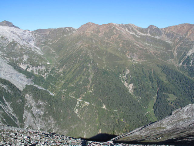 Stilfser Joch-Straße von der Tabarettakugel aus (22. Aug.)