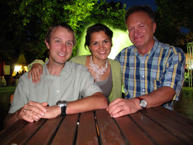 Ich, Monika und Robert im Rathauspark (25. Aug.)