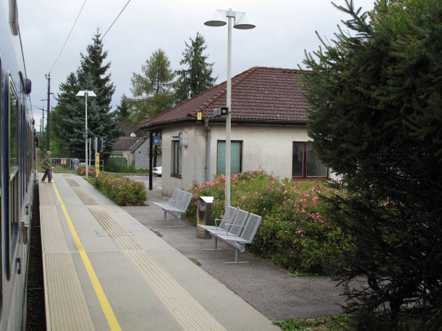 Haltestelle Höbersdorf, 191 m