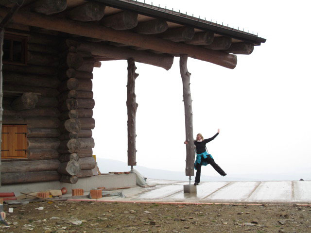 Sabrina bei der Bergstation der Panoramabahn