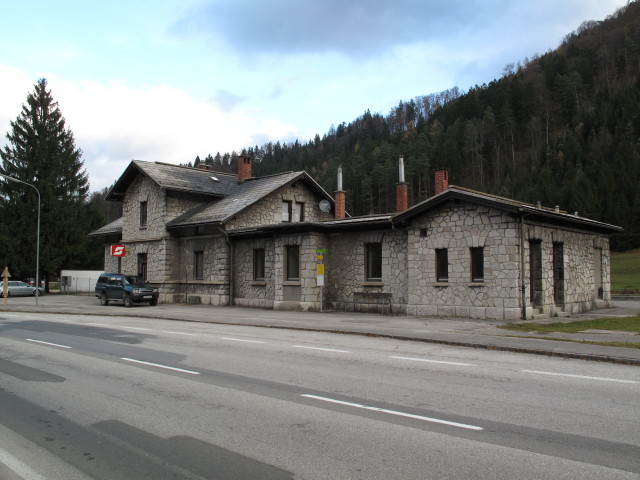 Bahnhof Freiland, 406 m