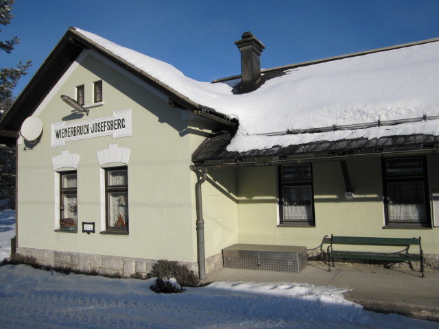 Haltestelle Wienerbruck-Josefsberg, 795 m