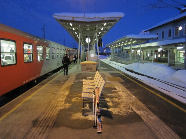 REX 1520 im Bahnhof St. Johann in Tirol, 663 m