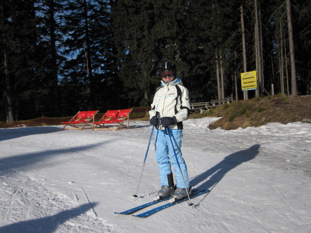 Mama bei der Bergstation der 4er Sesselbahn Hauereck Jet, 1.305 m