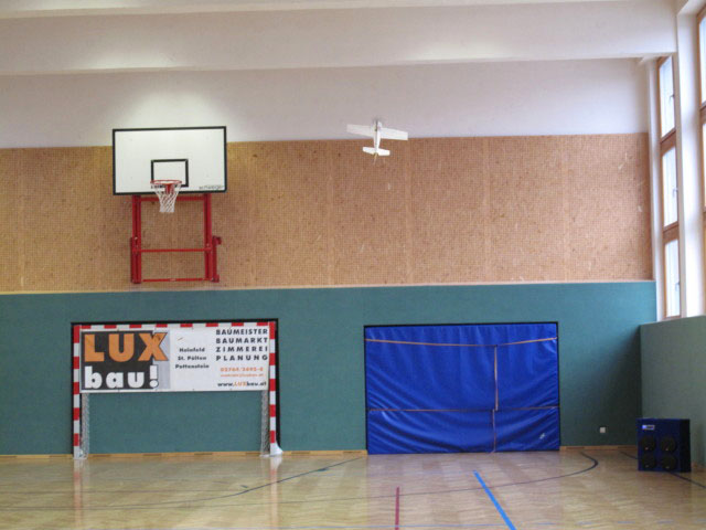 Flugvorf&uuml;hrung in der Hauptschule B&ouml;heimkirchen