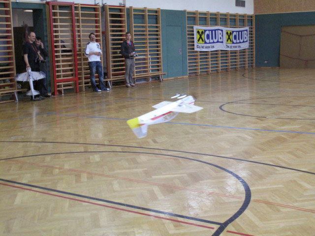 Flugvorf&uuml;hrung in der Hauptschule B&ouml;heimkirchen