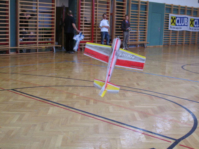 Flugvorf&uuml;hrung in der Hauptschule B&ouml;heimkirchen