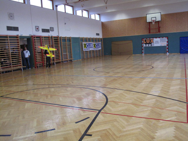 Flugvorf&uuml;hrung in der Hauptschule B&ouml;heimkirchen