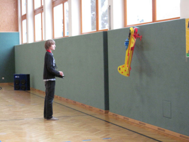 Flugvorf&uuml;hrung in der Hauptschule B&ouml;heimkirchen