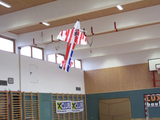 Flugvorf&uuml;hrung in der Hauptschule B&ouml;heimkirchen