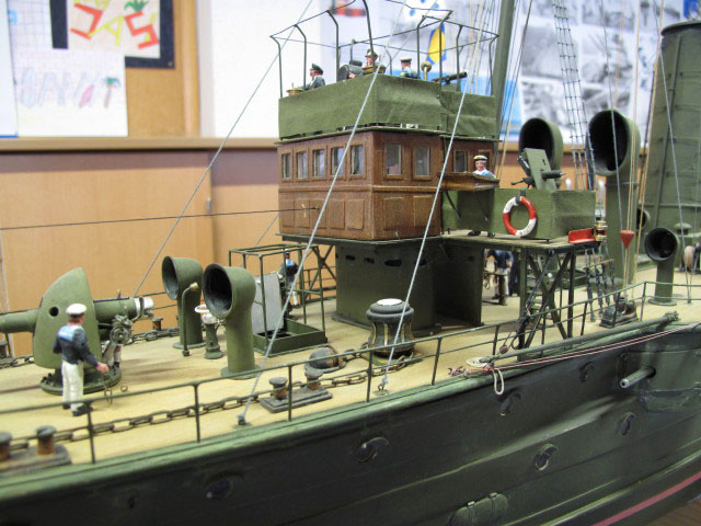 Kleiner Kreuzer 'Zenta' in der Hauptschule B&ouml;heimkirchen