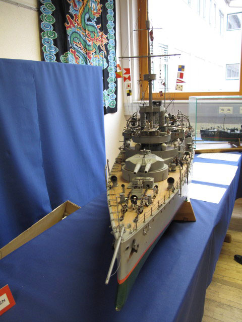 Schlachtschiff 'Monarch' in der Hauptschule B&ouml;heimkirchen