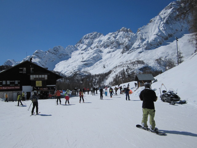 Markus bei der Bergstation der Umlaufbahn Pian del Crep, 1.766 m (20. M&auml;rz)