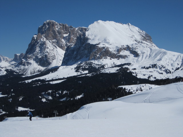 Langkofel und Plattkofel von der Bergstation des Sessellifts Paradiso aus (21. M&auml;rz)