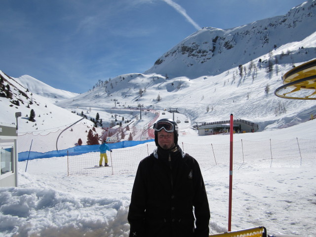 Markus bei der Talstation des Sessellifts Pala del Geiger (24. M&auml;rz)