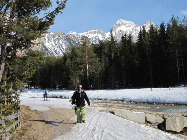 Markus bei der Talstation des Skilifts Armentarola (25. M&auml;rz)