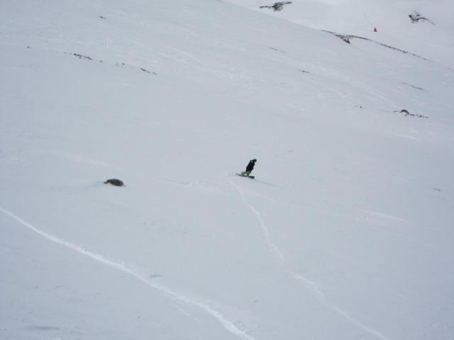 Markus neben der Piste 22 (14. Apr.)