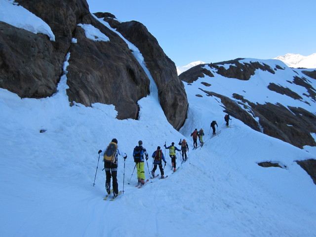 Doris, ?, Christoph, Georg, Eva und Ewald zwischen Rifugio Cesare Branca und Ghiacciaio dei Forni (19. Apr.)