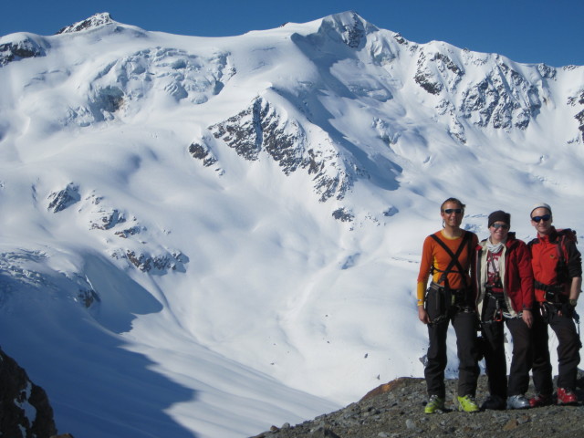 Ich, Gudrun und Christoph zwischen Refugio Cesare Branca und Palòn de La Mare (20. Apr.)