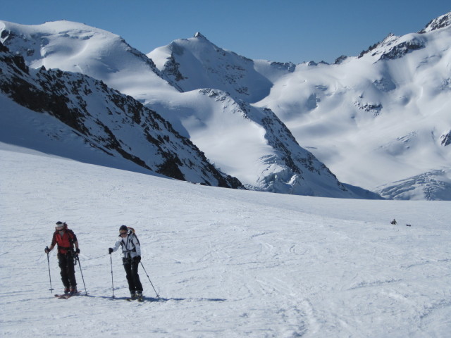 Christoph und Doris zwischen Refugio Cesare Branca und Palòn de La Mare (20. Apr.)
